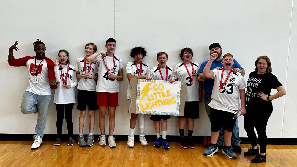Little Lightning Basketball team with their gold medals!